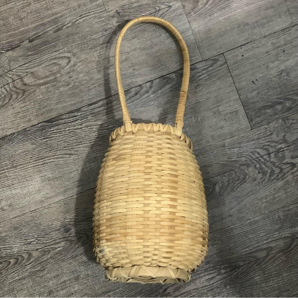 Hancock Baskets Potato Basket Handmade 18 Inches Tall With Hanging Handle - Picture 3 of 11